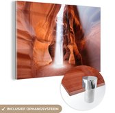 MuchoWow® Glasschilderij 90x60 cm - Schilderij acrylglas - Zonnestraal schijnt op het zand van de Antelope Canyon - Foto op glas - Schilderijen