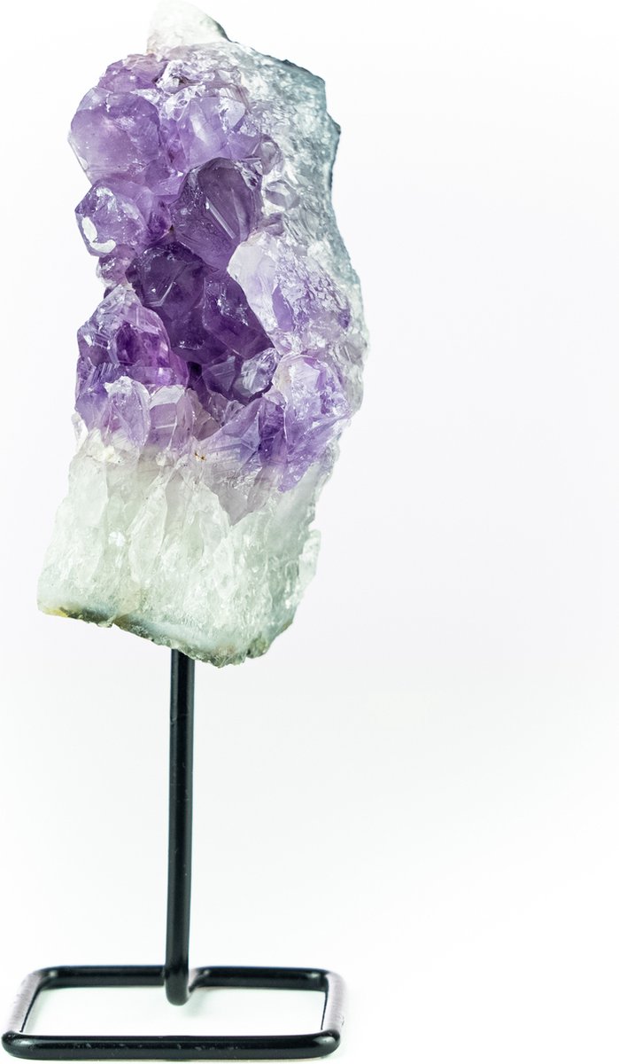 Amethist op standaard | interieur styling | interieuraccessoires | decoratie