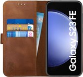 Rosso Deluxe Echt Leer Book Case Hoesje Geschikt voor Samsung Galaxy S23 FE | Ruimte voor drie pasjes | Portemonnee Book Case | Met Pasjeshouder | Bruin