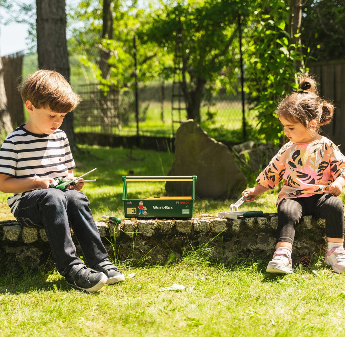 Klein Toys - Bosch mini speelgoed gereedschapkoffer - incl zaag, schroeverdraaier en meer — afbeelding 4