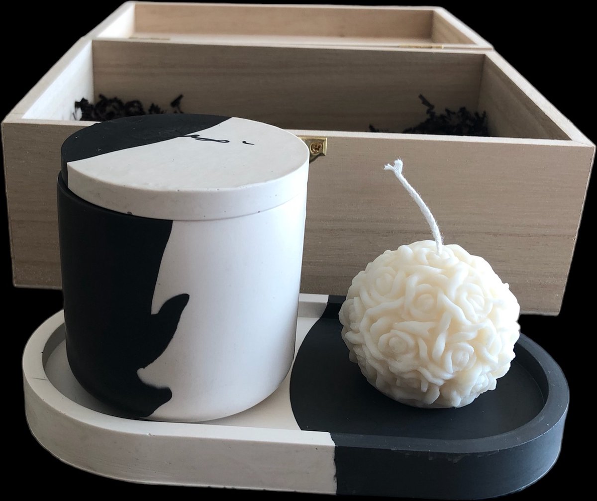 Bam Kaarsen Wild Figs Geschenkset – Geurkaars 140 g met Houten Lont – Handgemaakte Rozenkaars en Zwart-Wit Ovaal Schaaltje zwart wit