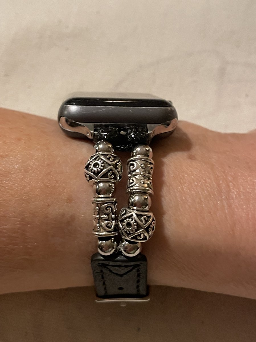 Geschikt voor Apple Watch horlogebandje- 38-40-41 mm-Boho vintage- zwart leren bandje met kralen en gespsluiting