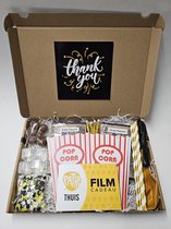 Film Pret Pakket - Thank You met filmcadeaubon, mystery card met persoonlijke (video)boodschap en vele film-feestartikelen | Verjaardag | Jubileum | Zomaar
