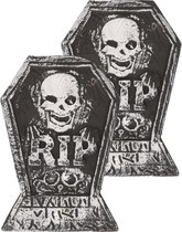 Set van 2x stuks horror kerkhof decoratie grafsteen RIP met schedel 38 x 27 cm - Halloween feestdecoratie en versiering