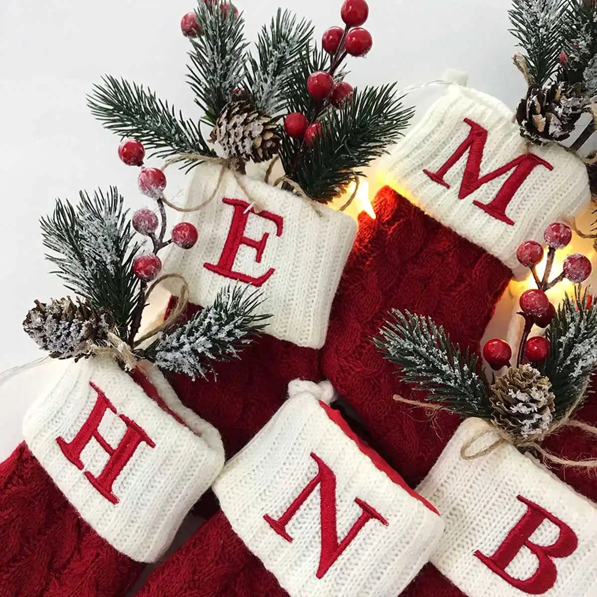 Kerstkousen 50 cm Gepersonaliseerde kerstkous met letter groot monogram rode kerstkousen met naamplaatje pluche hangende kousen geschenken sok voor kerstversiering boom vakantie ornament (H