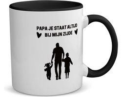 Akyol - papa je staat altijd bij mijn zijde koffiemok - theemok - zwart - Vader - voor de liefste papa - vader cadeautjes - vaderdag - verjaardag - geschenk - kado - vader artikelen - 350 ML inhoud