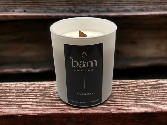 BAM kaarsen -Wilde Rozen geurkaars met houten wiek in een wit potje - op basis van zonnebloemwas - cadeautip - geschenk - vegan