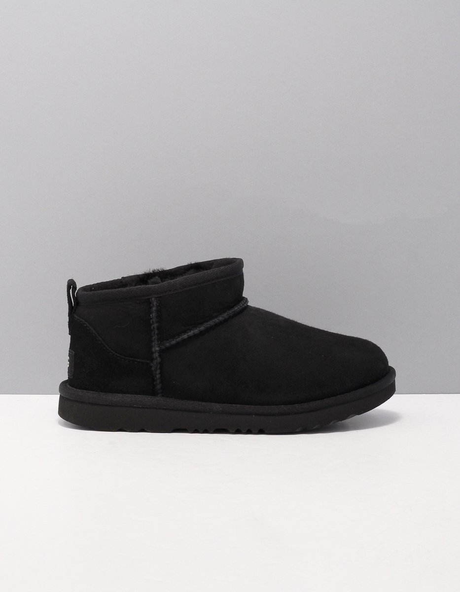 UGG Classic Ultra Mini Boot Black (Kids)