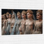 Muursticker - Modellen - Jurken - Sierraden - Kroontjes - Vrouwen - 120x80 cm Foto op Muursticker