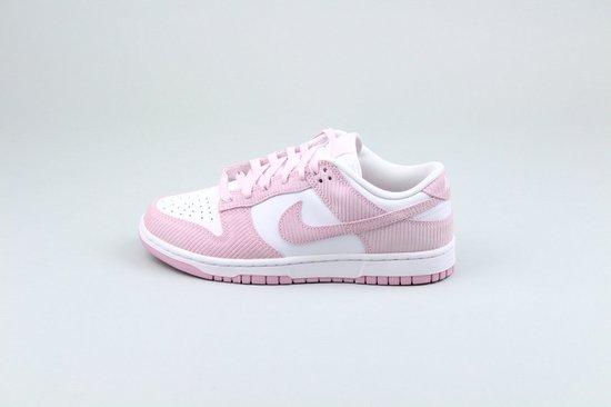 Nike Dunk Low 'Pink Corduroy' maat 40
