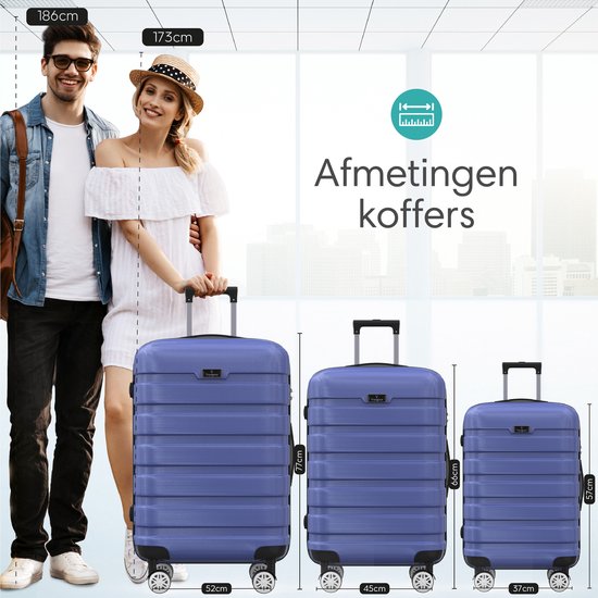 Man (186cm) en vrouw (173cm) tonen de drie maten blauwe Voyageux reiskoffers, met afmetingen van 77cm, 66cm en 57cm.