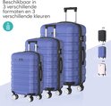 Drie blauwe Voyageux koffers van verschillende groottes op een rij. Rechts een kleurenpalet met zwart, blauw en roze.