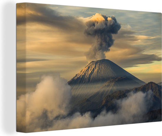 Canvas schilderij 180x120 cm - Wanddecoratie Vulkaan in Indonesie - Muurdecoratie woonkamer - Slaapkamer decoratie - Kamer accessoires - Schilderijen