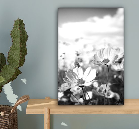 Canvas Schilderij Bloemen - Wei - Paars - Gras - Wit - Wolken - Blauw - 20x30 cm - Wanddecoratie