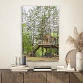 MuchoWow® Glasschilderij 40x60 cm - Schilderij glas - Een boomhut met een trap - Foto op acrylglas - Schilderijen
