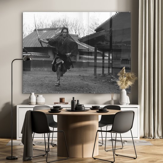 MuchoWow® Peinture sur verre 160x120 cm - Peinture sur verre acrylique - Photo Zwart et blanc d'un samouraï en cours d'exécution - Photo sur verre - Peintures
