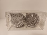 Kerstballen - onbreekbaar - 2 stuks - zilver - met steentjes - inclusief hanger