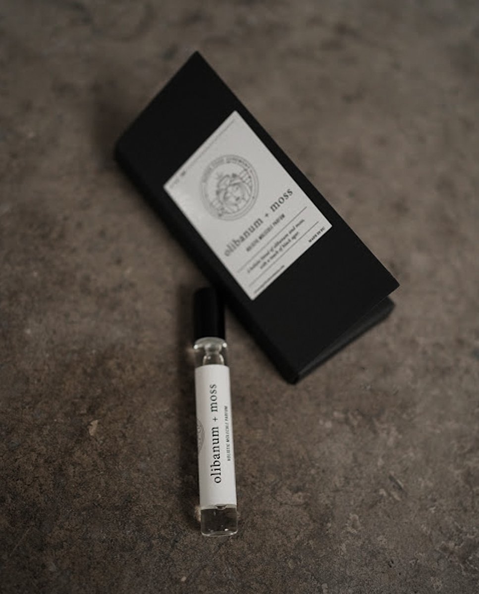 Goedkoopste Super Food Ceremony - Holistisch Molecuul Parfum – 100 Authentiek OLIBANUM MOSS - 10 ml (roll-on) - Holistic support - UNISEX - Yoga en Meditatie - Energetische Reiniging