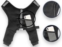 Zwart gewichtsvest met mesh zijvakken voor telefoon, reflecterende strepen.
