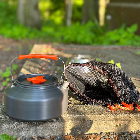 Intirilife Camping Kettle Outdoor waterkoker van aluminium in Oranje met een inhoud van 1.1 L - Voor het koken van water thee koffie of soep tijdens het kamperen of reizen — afbeelding 4