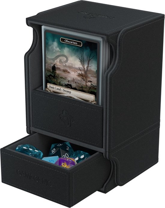 Zwarte Deckbox met uitklapbaar deel, bevat kaarten en dobbelstenen. Een kaart met 'Obscuron' is zichtbaar.