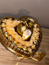XXL Chocolade hart geschenk - Unieke Cadeau - Cadeau voor hem of haar - Kerstcadeau - Valentijn - Verjaardag - Trouwen en Liefde - Merci en Ferrero Rocher