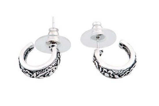 Behave Oorbellen - oorstekers - halve oorring - zilver kleur- met bloemetjes design - 1.2 cm