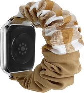Geruite Scrunchie set Apple Watch Band met haarband - Bruin - Voor 42mm - 44mm - 45mm - 49mm iWatch - Stoffen elastische plaid scrunchy smartwatchband - Compatibel met Apple Watch Ultra SE 9 8 7 6 5 4 3 2 1 grote modellen