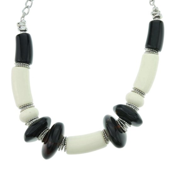 Behave Classy black white necklace