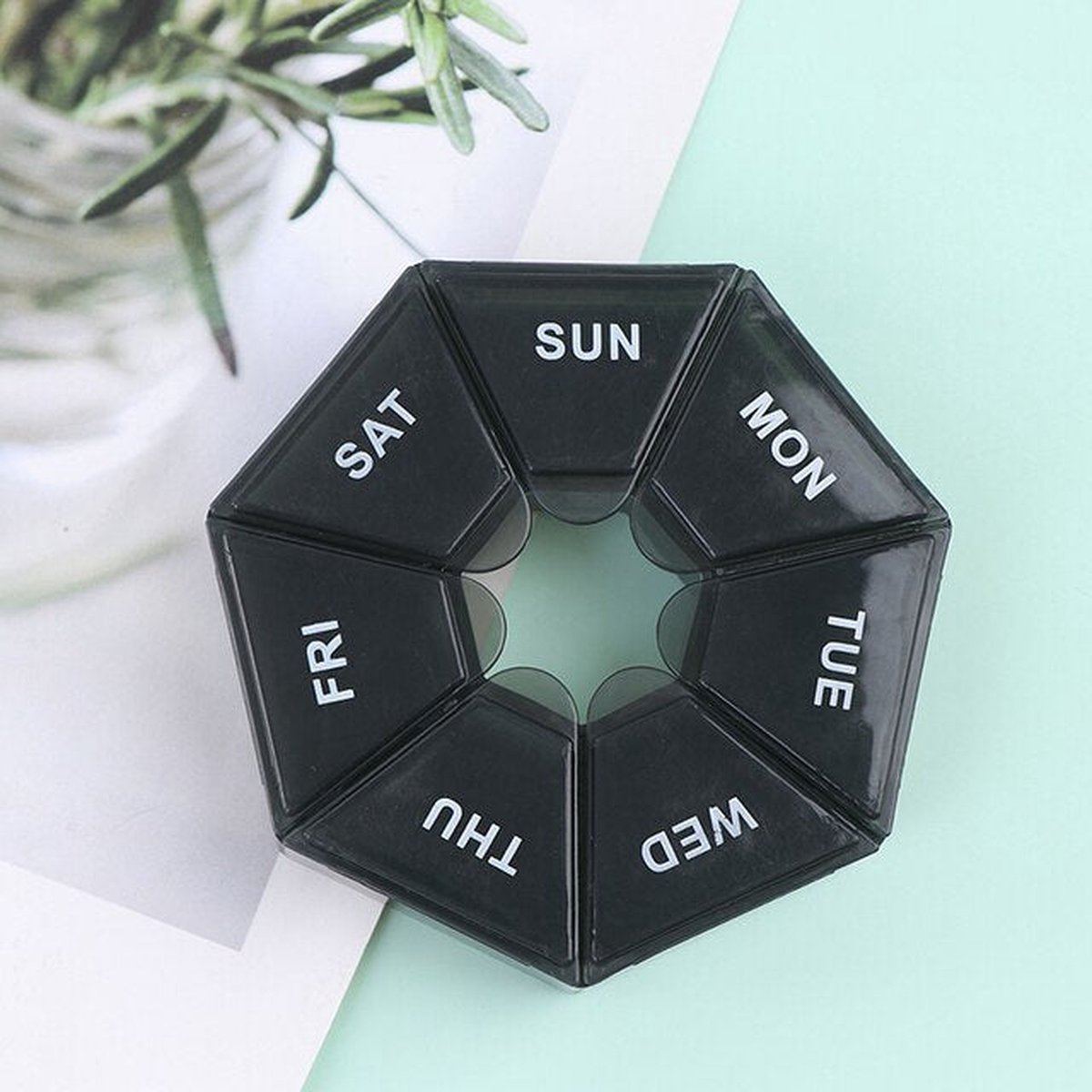 Goedkoopste Gadgetpoint - Pillendoosje - Pillenbox - Opbergbakje - Ma-Zo - 7 dagen - Zwart
