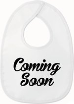 Bavoir avec texte - Coming Soon - Annonce de grossesse - Wit/ Zwart | 100% coton - Incl. Fermeture Fermetures velcro de haute qualité - Cadeau de maternité - Baby shower - Bavoir