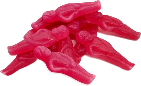 Een stapel rode 'Manneke Pis' snoepjes op een witte achtergrond.