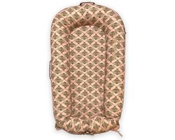 Sleepyhead Dockatot Deluxe+ Busy Bees nestje