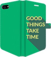 Apple iPhone SE Telefoonhoesje - Portemonneehoesje  - Met pasjeshouder - Met Quote - Good Things - Groen