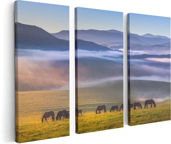 Artaza Canvas Schilderij Drieluik Kudde Wilde Paarden In De Wei Bij Heuvels - 120x80 - Foto Op Canvas - Canvas Print