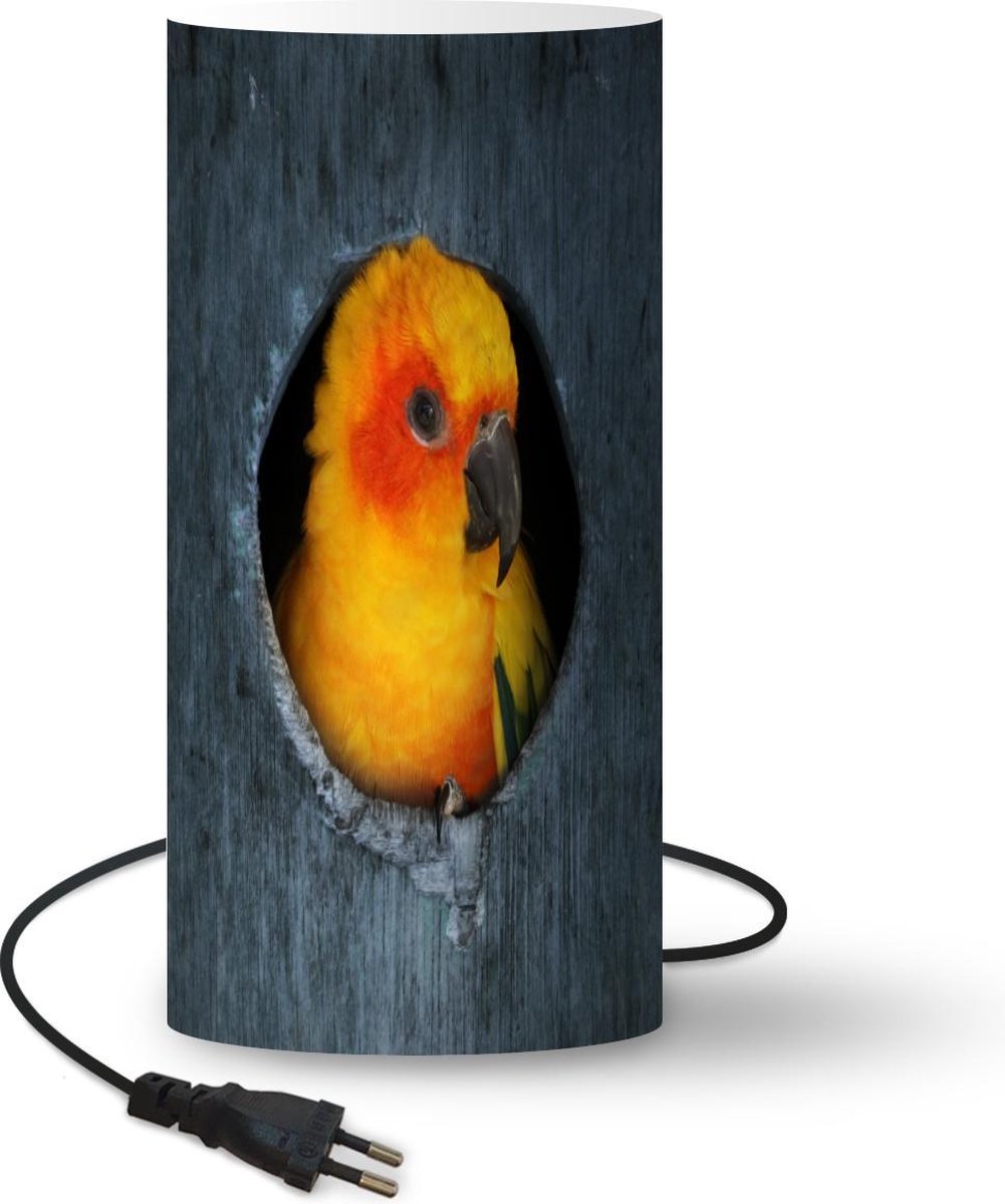 Lamp - Nachtlampje - Tafellamp slaapkamer - Een Zonparkiet zit in een nest in een boom - 33 cm hoog - Ø15.9 cm - Inclusief LED lamp