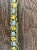 Anti-tekenband Layla - vlooienband - voor honden - met EM kralen grijs - Maat L - Nekomvang 40-50 cm - kleur olijfgroen/goudbruin - goudkleurige bloemen - lengte gevlochten deel 40