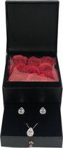 Flowerbox square met Swarovski Druppel ketting met oorbellen – Giftbox vrouwen – Valentijn – Moederdag cadeau - kado - Geschenkset - Cadeautje - Verjaardagscadeau - Valentijnsdag -