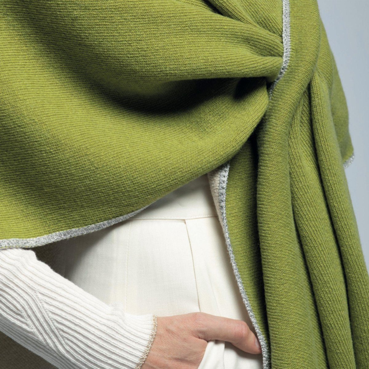 CASHMERE-BLEND WRAP Accessoires Sjaals & omslagdoeken Sjaals & omslagdoeken 'Avellina' Travel Wrap & 'Cozy at Home' Throw 