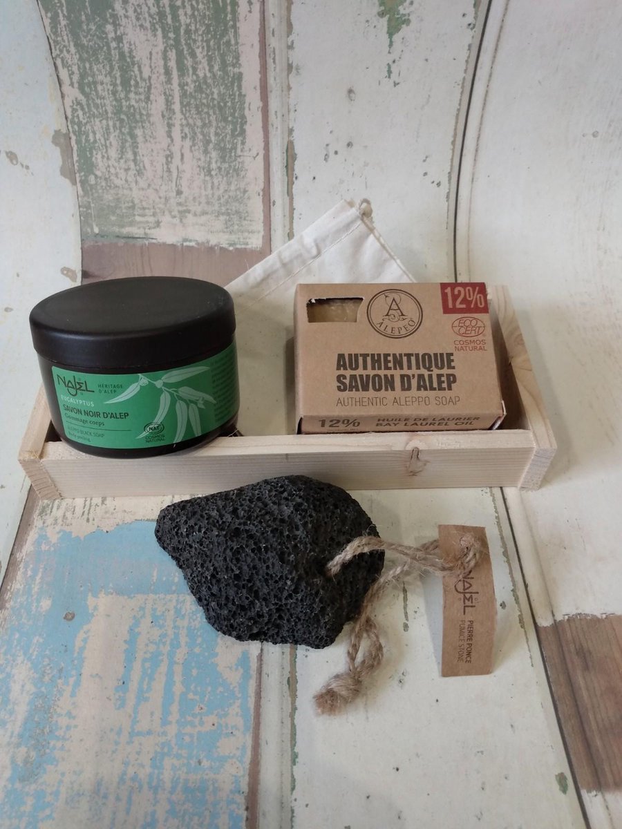 Sattva Gift Set - Najel Aleppo kado set - Laurier 12% zeep - Lava Puimsteen - Black Soap peeling Hammam