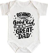 Romper - Behind every good kid is a great dad - maat: 74/80 - korte mouw - baby - papa - romper papa - rompertjes baby - rompertjes baby met tekst - rompers - rompertje - rompertje