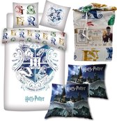 Dekbedovertrek Harry Potter - Hogwarts Logo - 1 persoons 140x200 - kussen 63x63 - Polyester, incl. Harry Potter Kussen Hogwarts Hedwig - 35 x 35 cm.