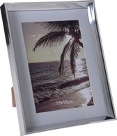 Kunststof fotolijst zilver geschikt voor een foto van 13 x 18 cm