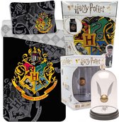 Harry Potter Dekbedovertrek- Katoen- 1persoons- 140x200- Dekbed Hogwarts Logo -Zwart, incl. Golden Snitch Lamp