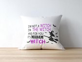 Halloween Kussen met tekst: It's madam witch - paars | Halloween Decoratie | Grappige Cadeaus | Geschenk | Sierkussen