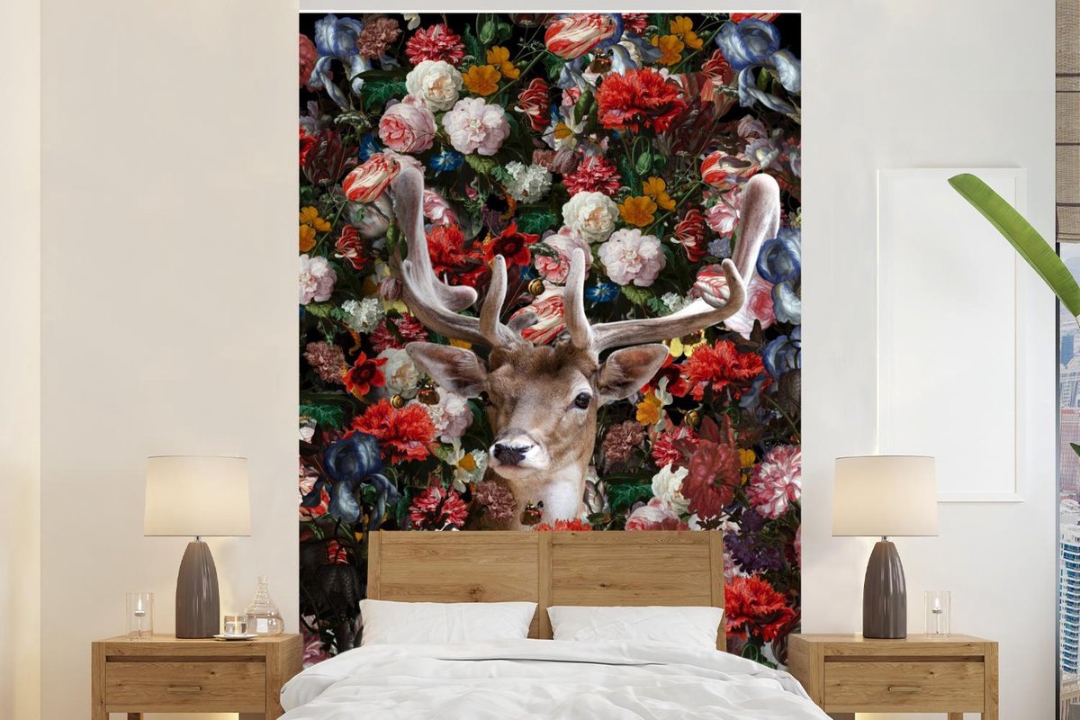 Behang - Fotobehang Hert - Bloemen - Gewei - Breedte 195 cm x hoogte 300 cm