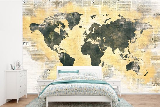 Carte du monde noire sur fond avec peinture orange et journal 420x280 cm