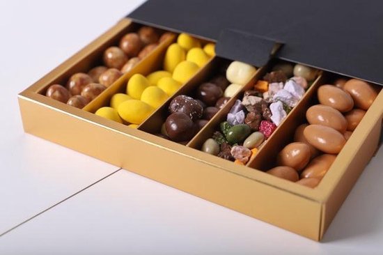 Chocolade cadeautje - Kados - Luxe verpakking - Relatiegeschenken - Kerst - Chocolade cadeaus - Hoge kwaliteit