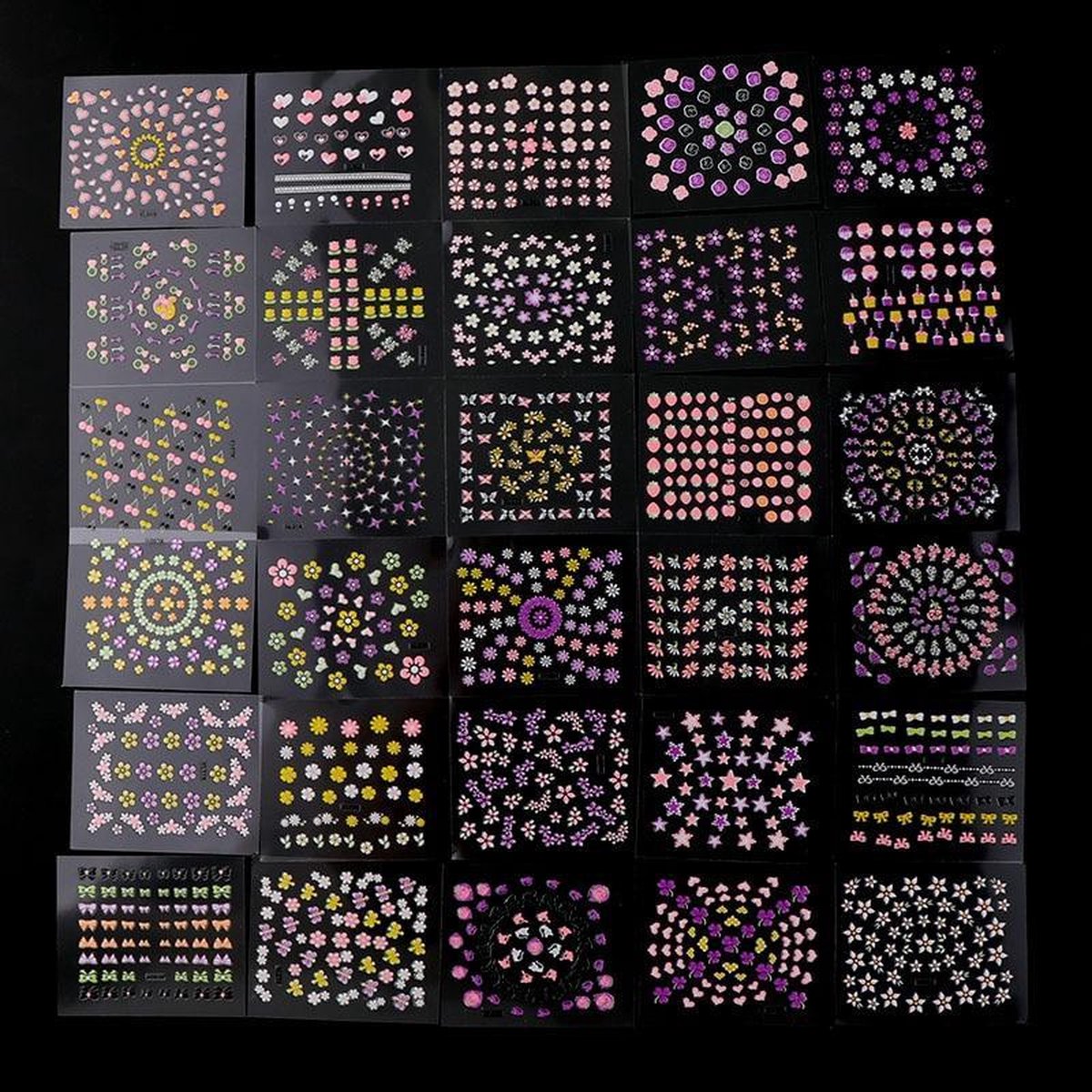 Goedkoopste GUAPÀ® Nail Art Stickers 30 vellen | Zelfklevende Nagelstickers & Nageldecoratie | Diverse Vormen | Nail Art Bloemen | Nail Art Hartjes | Nagel Sjablonen