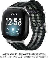 Zwart Grijs Nylon bandje geschikt voor Fitbit Versa 3 / Versa Sense - gespsluiting – Maat: zie maatfoto – Armband - Black grey nylon